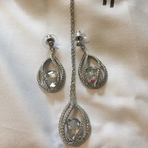 Swarovski necklace and earrings set